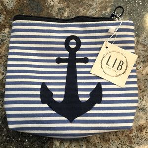 ❤️SOLD❤️ Anchor little zipper purse.